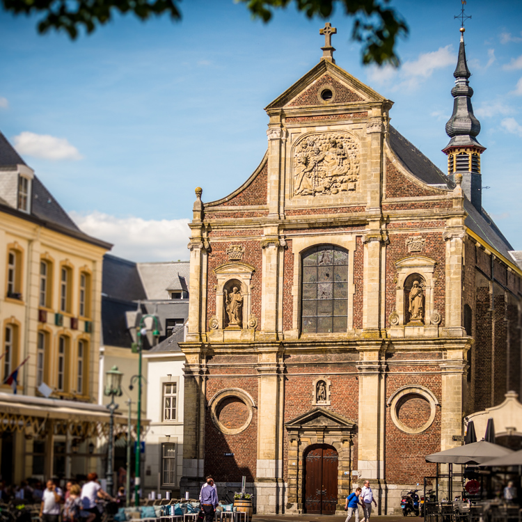 Sint Michelskerk aan de historische markt van Sittard