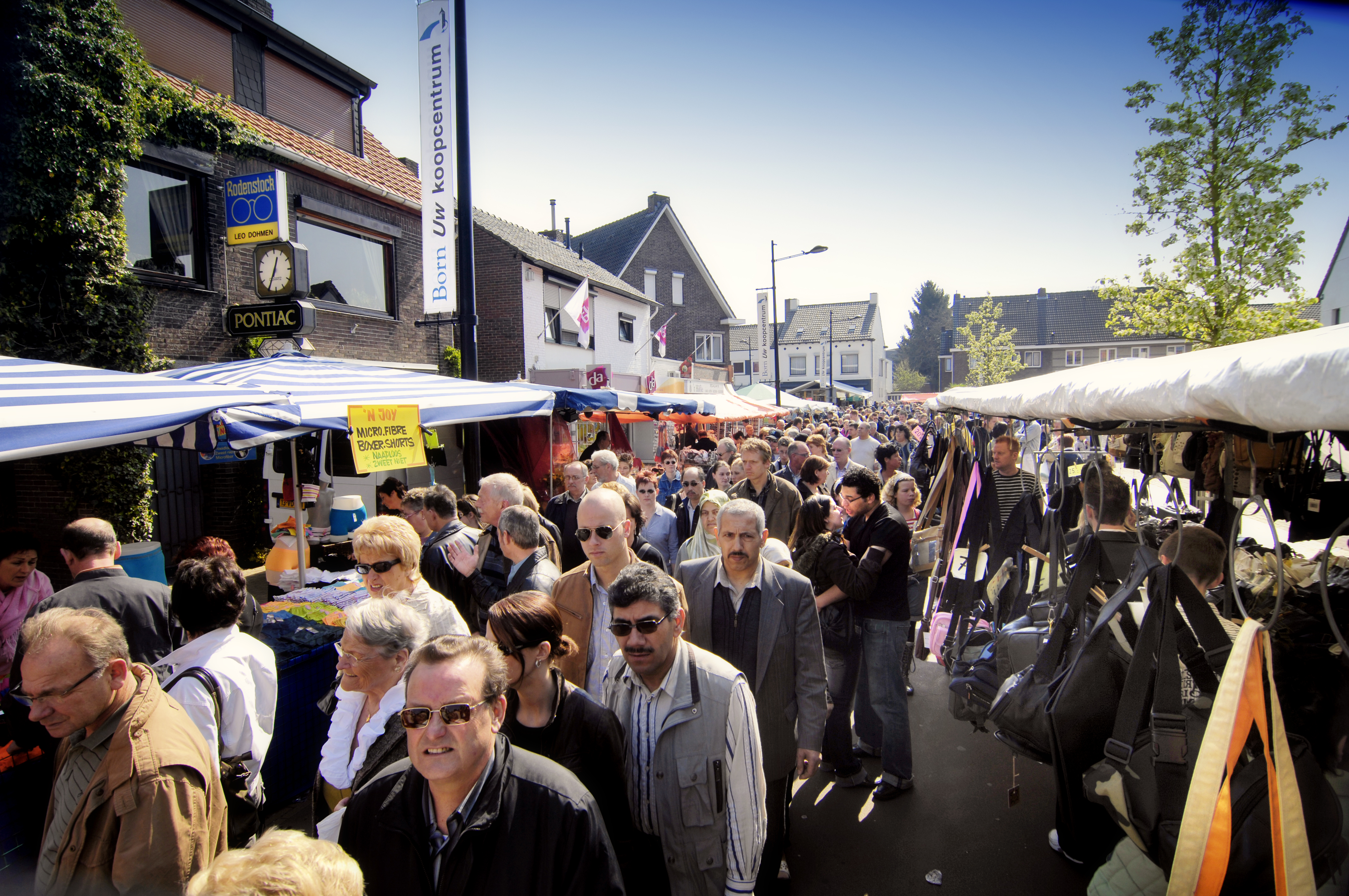 Paasmarkt Born